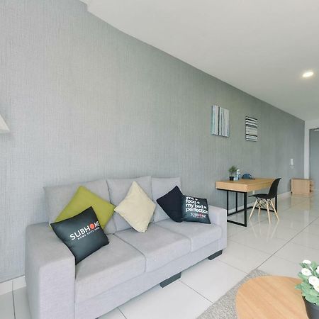 1 Tebrau Suites By Subhome Джохор-Бару Екстер'єр фото