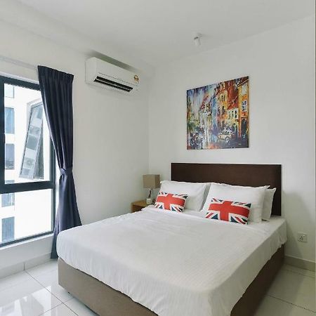 1 Tebrau Suites By Subhome Джохор-Бару Екстер'єр фото