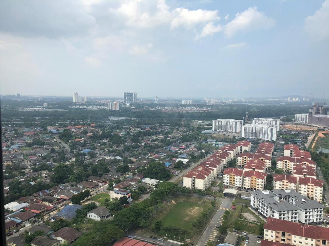 1 Tebrau Suites By Subhome Джохор-Бару Екстер'єр фото