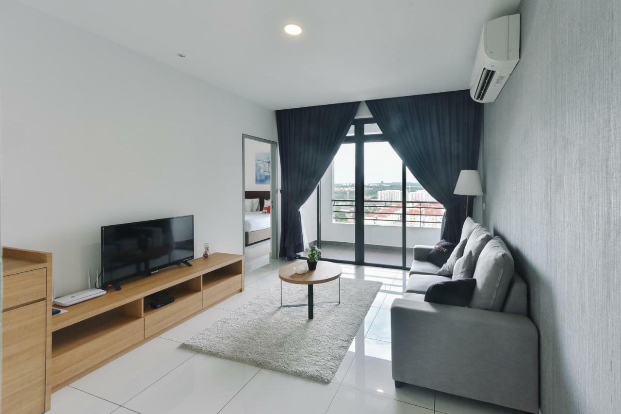 1 Tebrau Suites By Subhome Джохор-Бару Екстер'єр фото