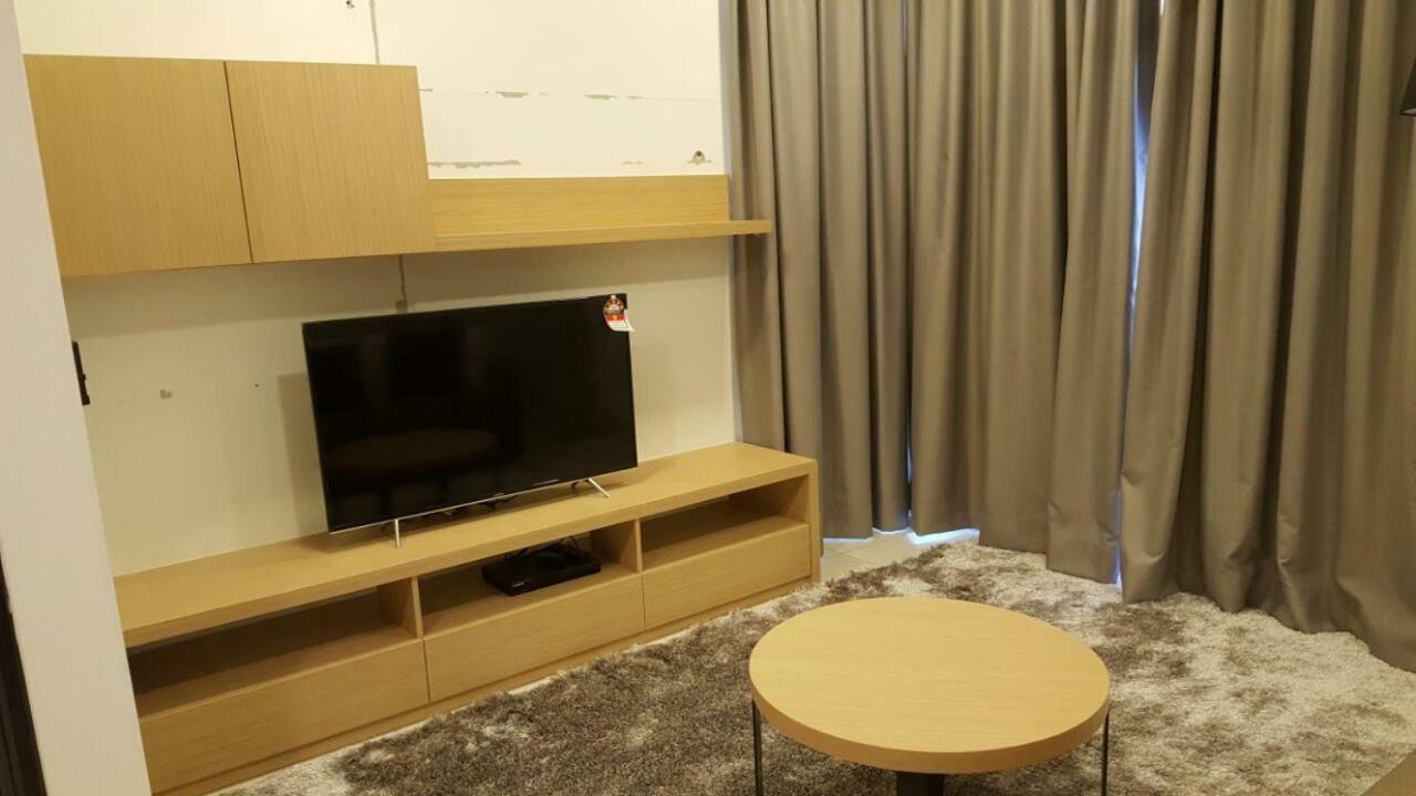 1 Tebrau Suites By Subhome Джохор-Бару Екстер'єр фото